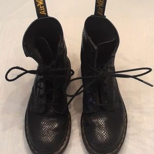 Vintage black snake Dr Martens